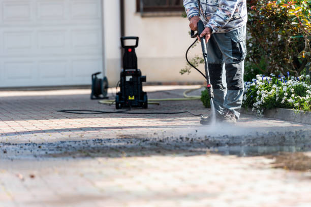 Why Choose Our Certified Pressure Washing Experts for Your Project Needs in Pocahontas, IA?